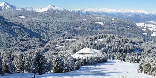 nice view from the slopes to the Austrian boarder | © Ph. T.Ondertoller