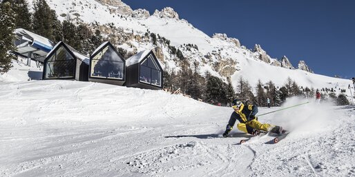 alpine hut mountains skier winter | © Ph. Paolo Codeluppi