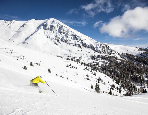 skier winter mountains slope | © Ph. Federico Modica