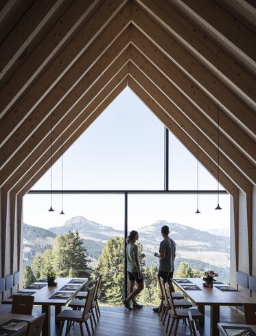 architecture view man woman  | © Ph. Alex Filz
