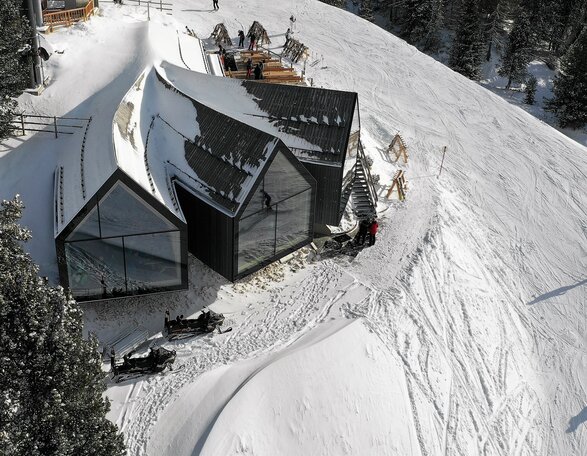 alpine hut winter slope | © Ph. Giacomo Cantisani