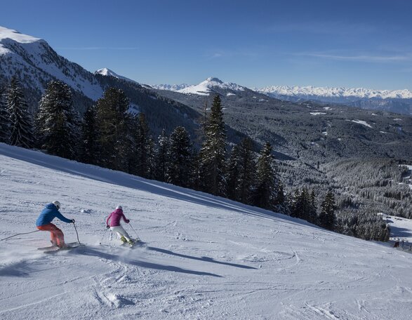 sciatore montagne inverno natura panorama | © Ph. Paolo Codeluppi