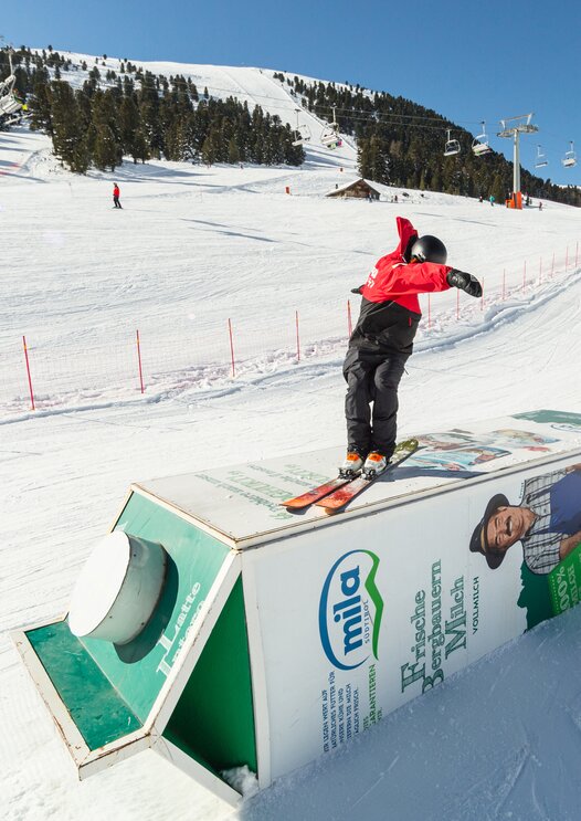Skifahrer Freestyle Snowpark Winter | © Ph. F. Tech