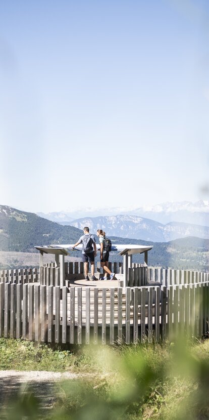Aussichtsplattform Panorama Berge Natur Sommer | © Ph. Alex Filz