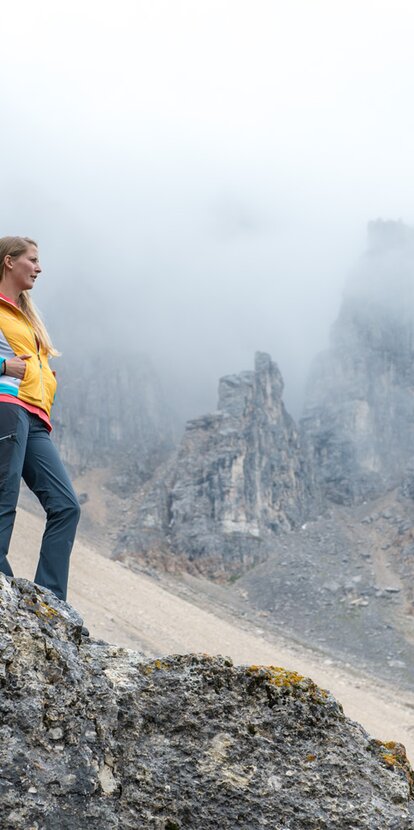 uomo donna escursionista vista sulla montagna  | © Ph. Helmuth Rier 
