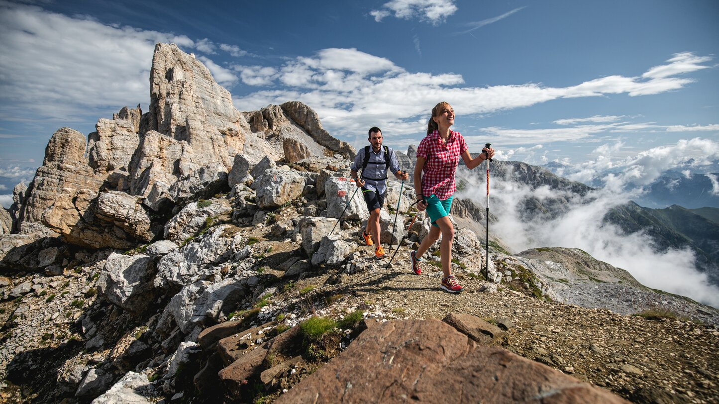 Mann Frau wandern Berge Panorama | © Ph. Alice Russolo