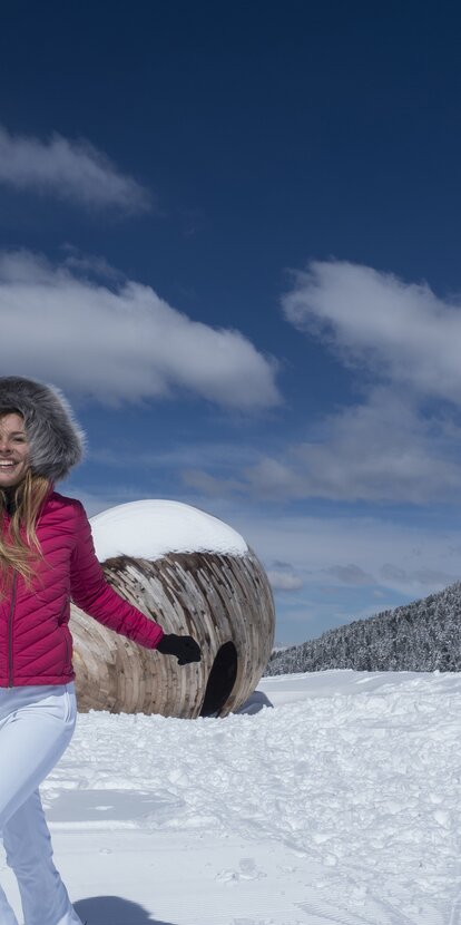 Winter Frau Berge Schnee Spuren | © Ph. Paolo Codeluppi